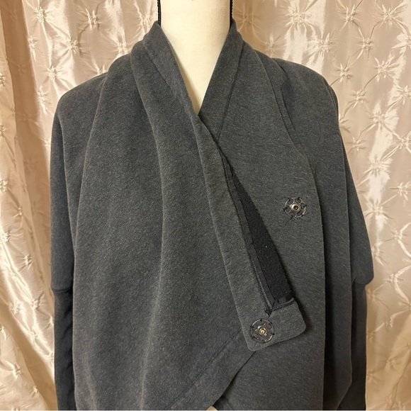 Lululemon It Makes Two Wrap Heathered Black Gray Fleece Open Front - Picture 8 of 15